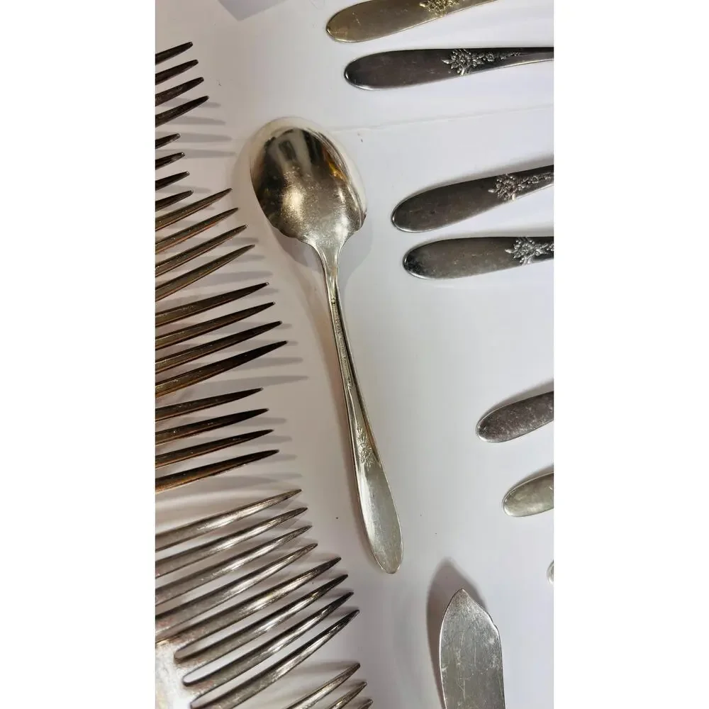 Vintage Oneida Tudor Fantasy 1941 Silverplate Flatware Set 48 Pcs Art Deco
